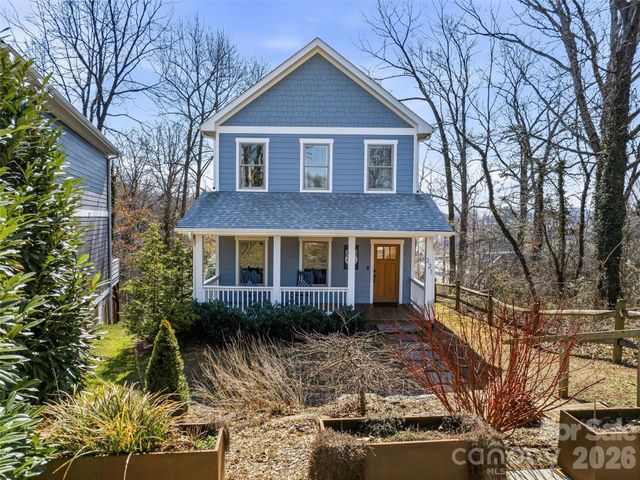 221 Courtland Place, Asheville, NC 28801