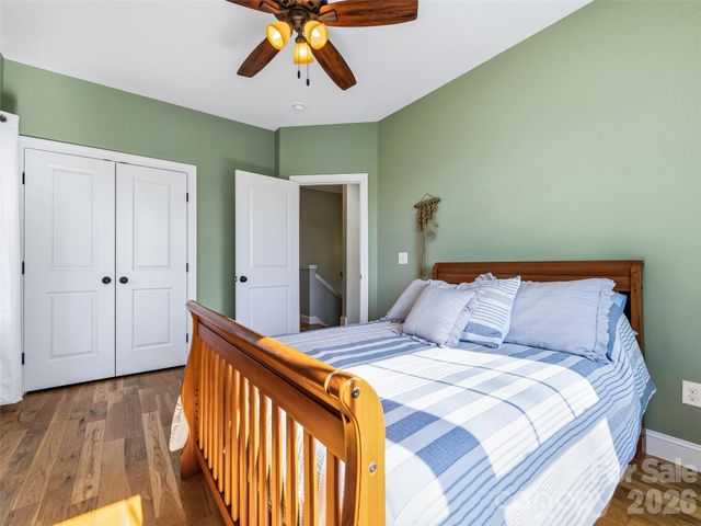 221 Courtland Place, Asheville, NC 28801