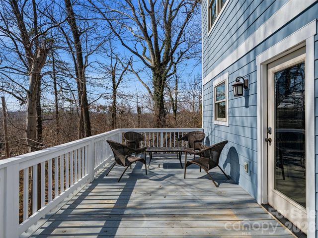 221 Courtland Place, Asheville, NC 28801