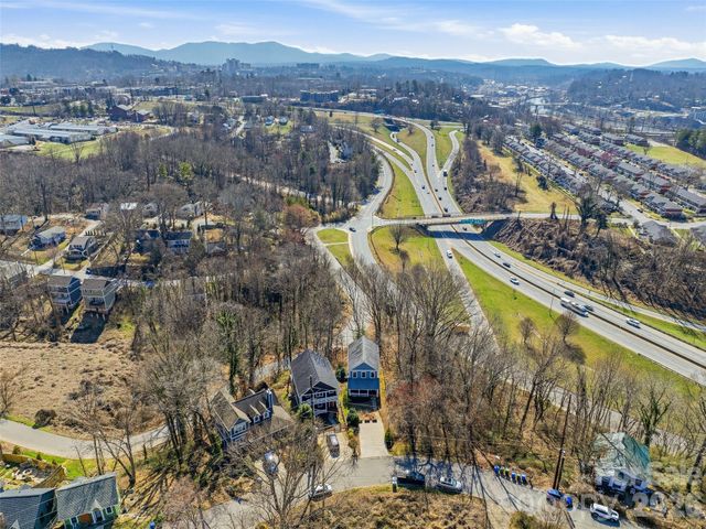 221 Courtland Place, Asheville, NC 28801