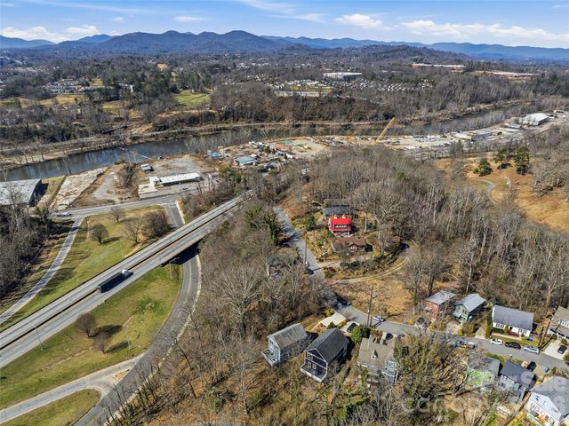 221 Courtland Place, Asheville, NC 28801