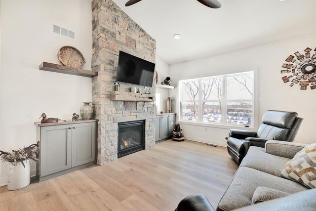 4147 Fox Forest Way, Deforest, WI 53532