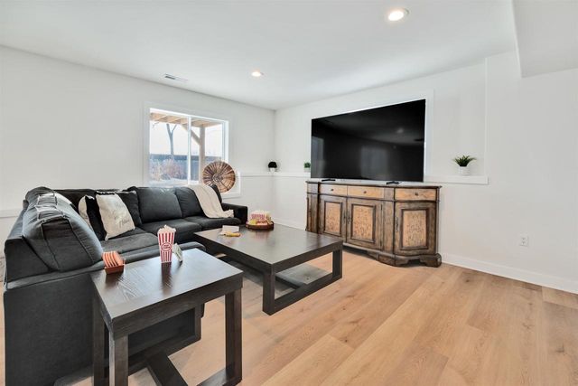 4147 Fox Forest Way, Deforest, WI 53532