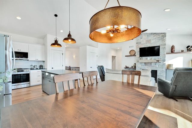 4147 Fox Forest Way, Deforest, WI 53532