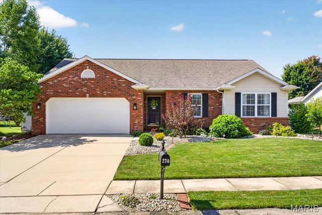 2714 Falcon Crest Drive, Edwardsville, IL 62025