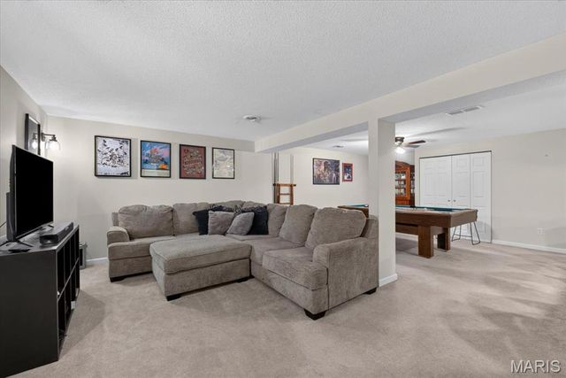 2714 Falcon Crest Drive, Edwardsville, IL 62025
