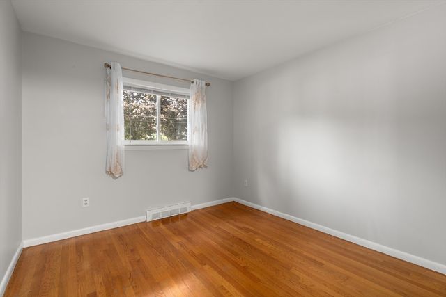 14 Richard Rd, Medway, MA 02053