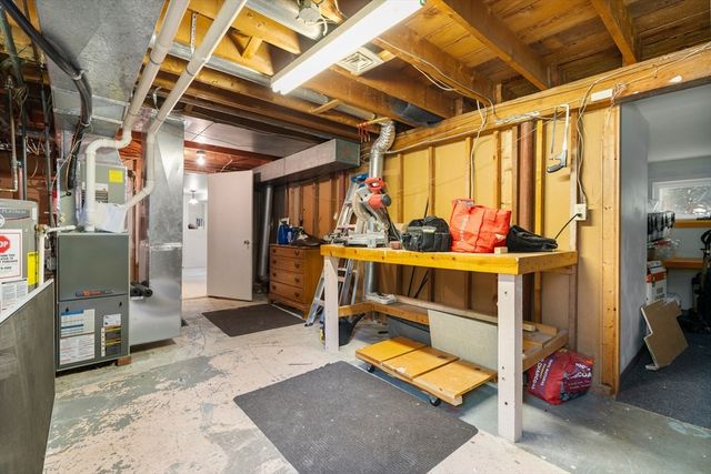 14 Richard Rd, Medway, MA 02053