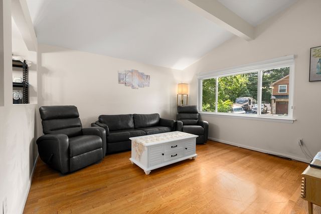 14 Richard Rd, Medway, MA 02053