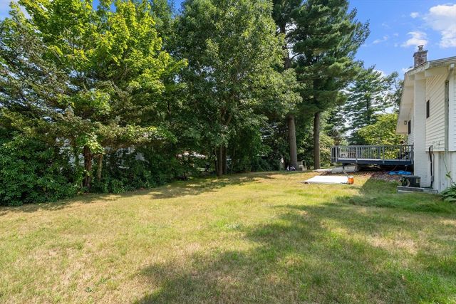 14 Richard Rd, Medway, MA 02053