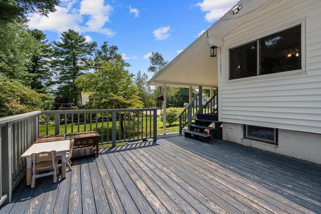 14 Richard Rd, Medway, MA 02053