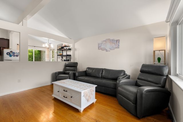 14 Richard Rd, Medway, MA 02053