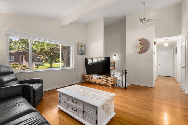 14 Richard Rd, Medway, MA 02053