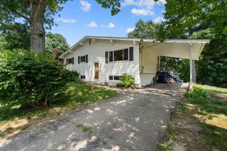 14 Richard Rd, Medway, MA 02053