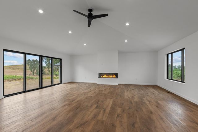 10880 Valley Drive, Plymouth, CA 95669