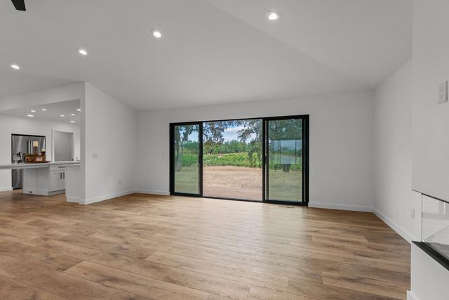 10880 Valley Drive, Plymouth, CA 95669