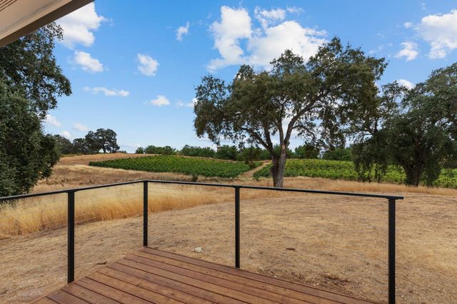 10880 Valley Drive, Plymouth, CA 95669