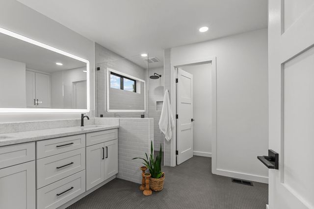 10880 Valley Drive, Plymouth, CA 95669