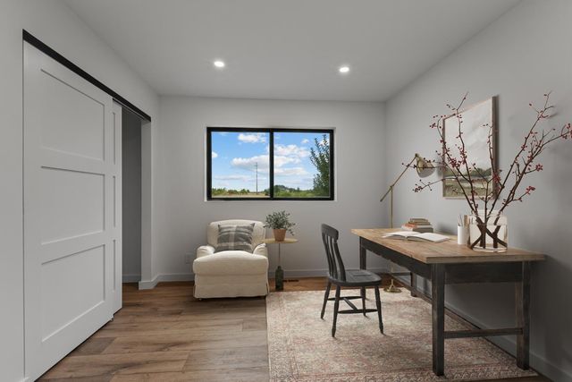 10880 Valley Drive, Plymouth, CA 95669