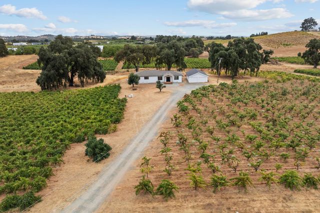 10880 Valley Drive, Plymouth, CA 95669