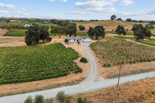 10880 Valley Drive, Plymouth, CA 95669