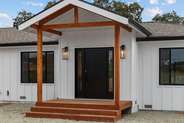 10880 Valley Drive, Plymouth, CA 95669