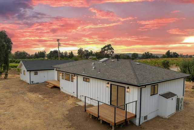 10880 Valley Drive, Plymouth, CA 95669