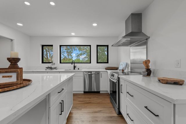 10880 Valley Drive, Plymouth, CA 95669