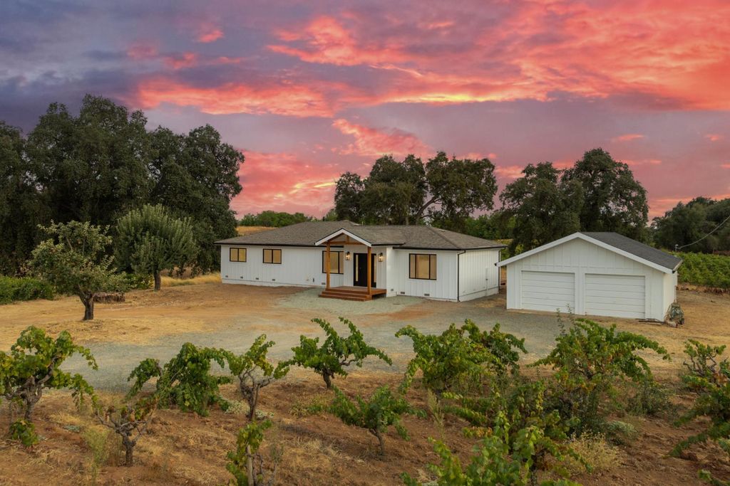 10880 Valley Drive, Plymouth, CA 95669