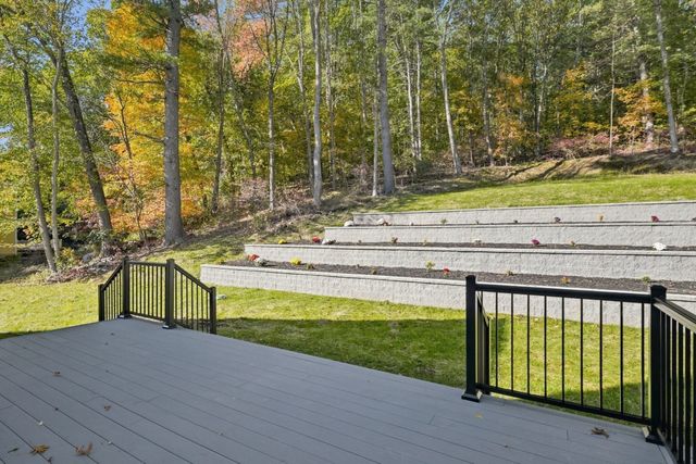 106 Spofford Rd, Boxford, MA 01921