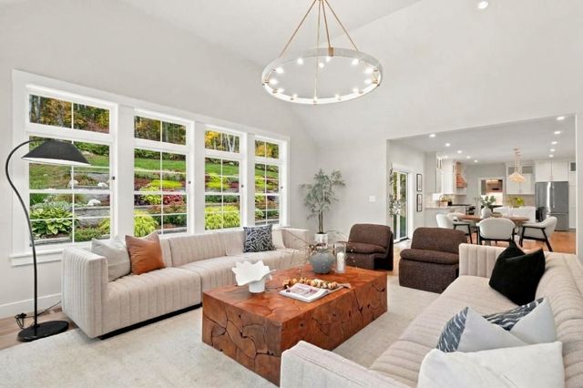 106 Spofford Rd, Boxford, MA 01921