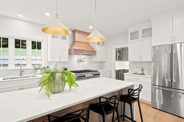 106 Spofford Rd, Boxford, MA 01921