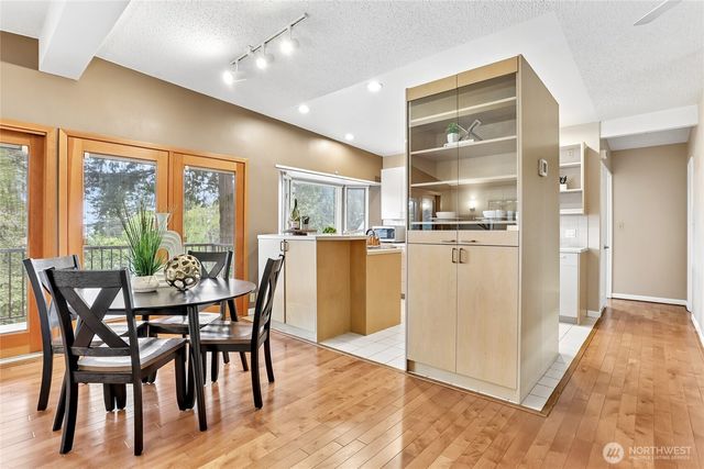 12226 SE 25th Street, Bellevue, WA 98005