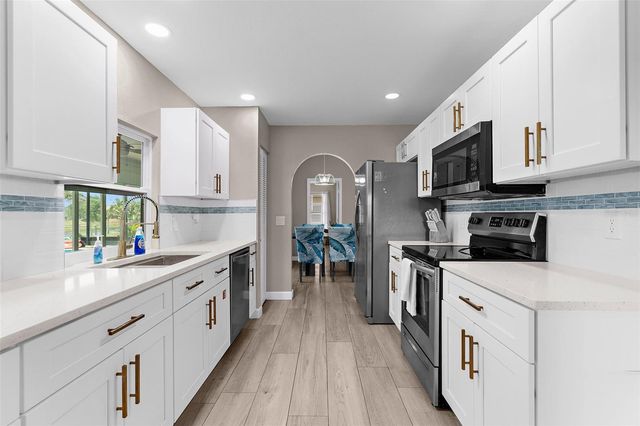 254 MARK TWAIN LANE, Rotonda West, FL 33947