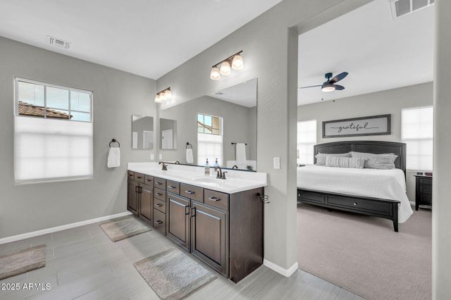 2477 W MARKET Place 41, Chandler, AZ 85248