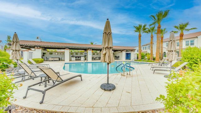 2477 W MARKET Place 41, Chandler, AZ 85248