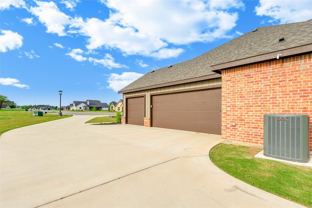 628 Gatlin Pass, Azle, TX 76020
