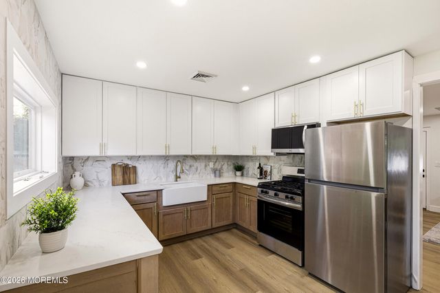 39 Freewood Street, Howell, NJ 07731