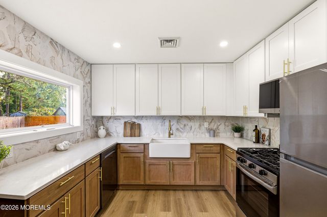 39 Freewood Street, Howell, NJ 07731
