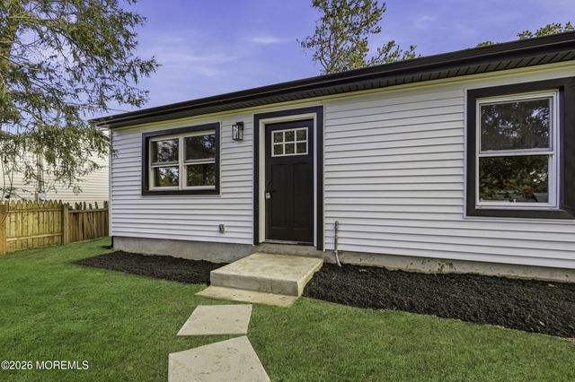 39 Freewood Street, Howell, NJ 07731