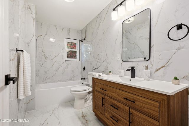39 Freewood Street, Howell, NJ 07731