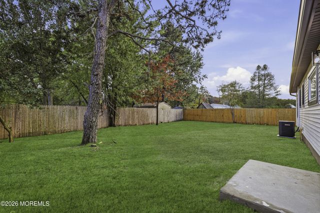 39 Freewood Street, Howell, NJ 07731