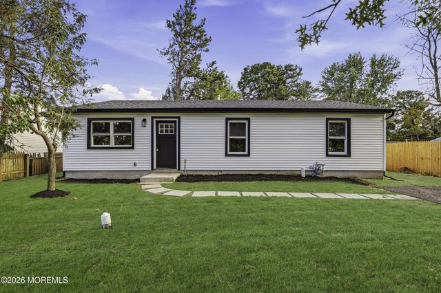 39 Freewood Street, Howell, NJ 07731