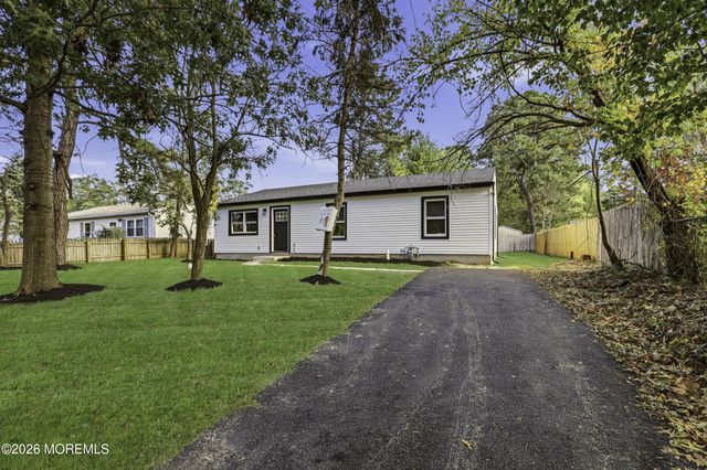 39 Freewood Street, Howell, NJ 07731