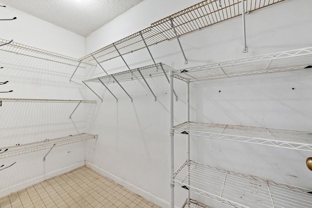 1701 Sabal Ridge Circle B, Palm Beach Gardens, FL 33418