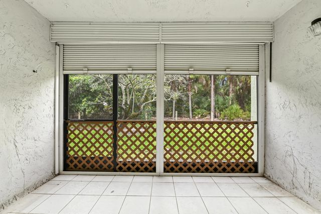 1701 Sabal Ridge Circle B, Palm Beach Gardens, FL 33418