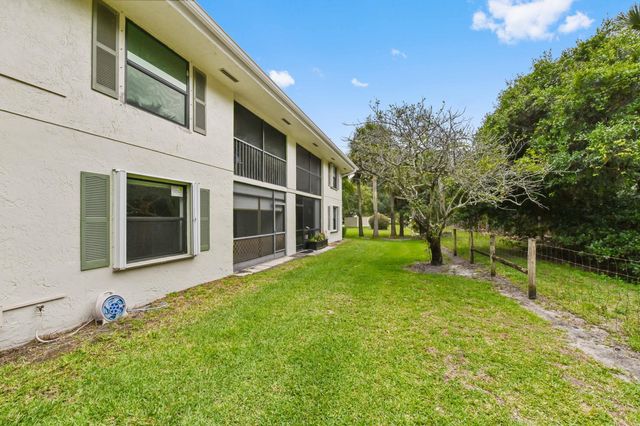 1701 Sabal Ridge Circle B, Palm Beach Gardens, FL 33418