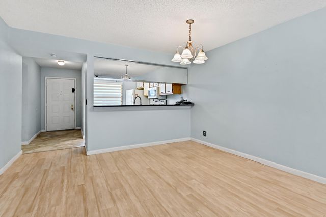 1701 Sabal Ridge Circle B, Palm Beach Gardens, FL 33418