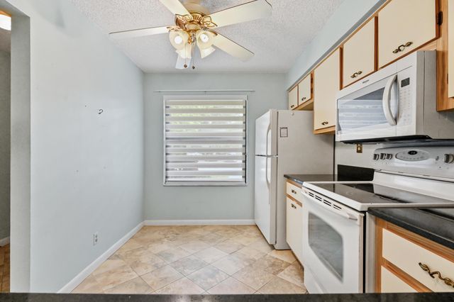 1701 Sabal Ridge Circle B, Palm Beach Gardens, FL 33418