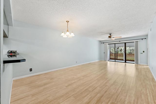 1701 Sabal Ridge Circle B, Palm Beach Gardens, FL 33418